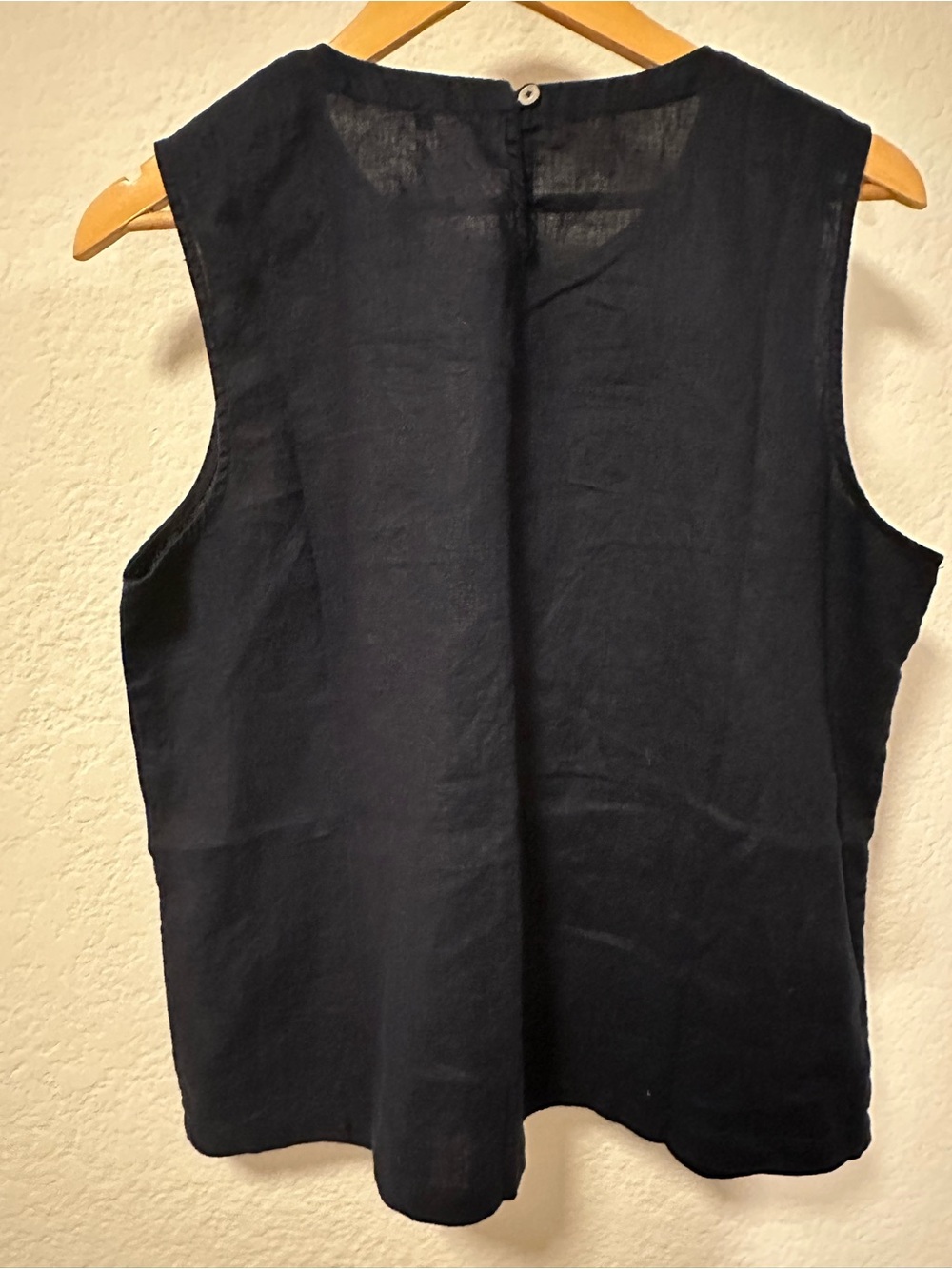 Quince Women’s Sleeveless Navy Linen Shell Top